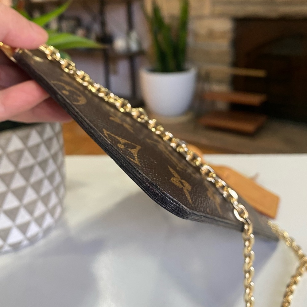 ❤️authentic pouch - Picture 11 of 16